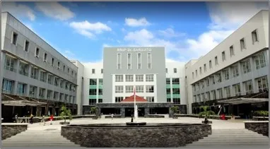 Instalasi AC untuk ruang isolasi area parkir RSUP Dr Sardjito Yogyakarta untuk penanganan COVID-19 oleh PT Cilikon Tataudara Indonesia