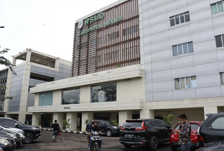 Instalasi PLC Control Panel untuk ruang isolasi RSUD Cibitung oleh PT Cilikon Tataudara Indonesia